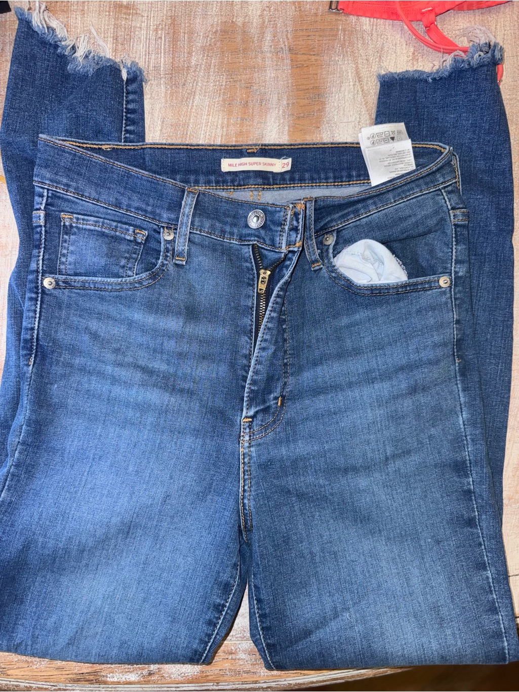 Levi's Women's Skinny Jeans In Dark Blue Wash With Frayed Hem